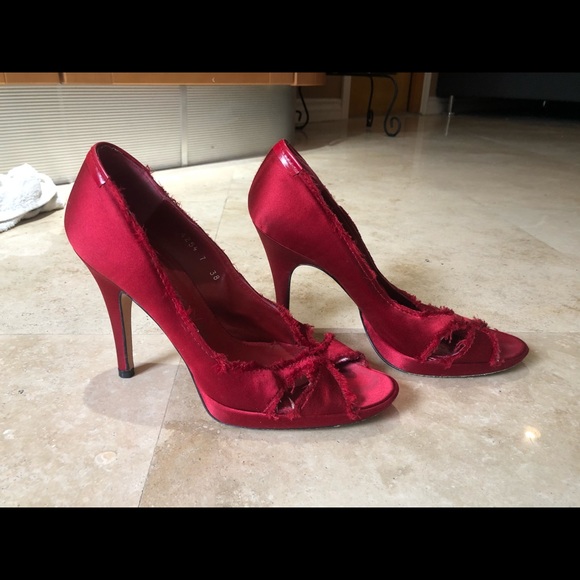 Pedro Garcia Red Satin fringe heels size 8 - Picture 2 of 5